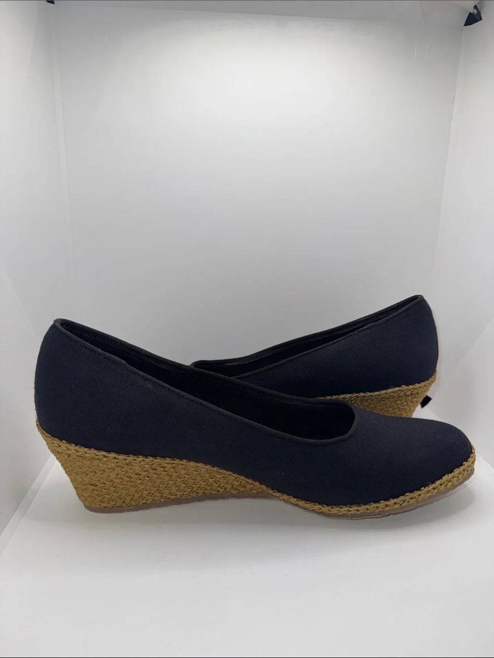Beacon Newport Wedge Espadrilles Navy Canvas Women’s 8.5